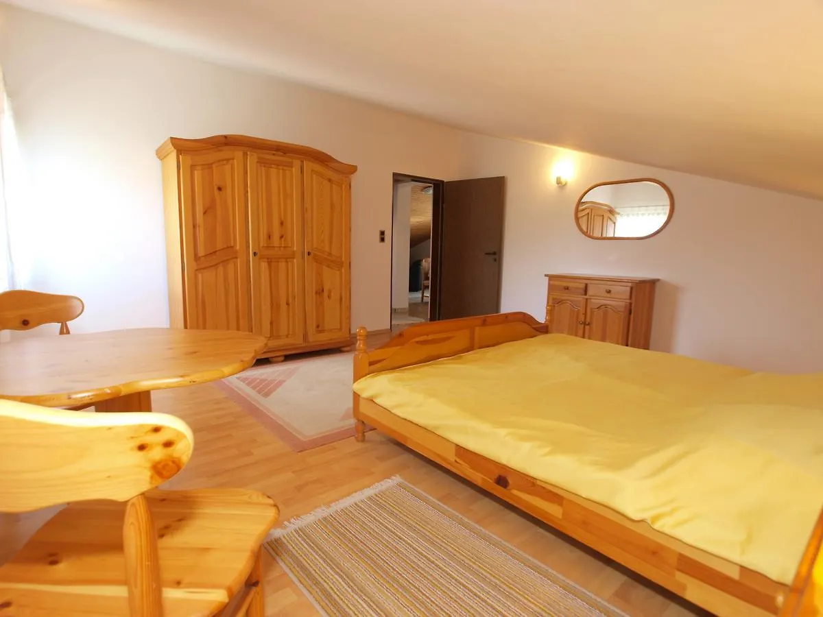 Apartment Jasminka 964 Premantura 0*,